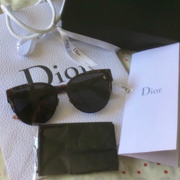 Dior Accessories - New!🕶️🌞✨ Christian Dior sunglasses in Havana Blue
